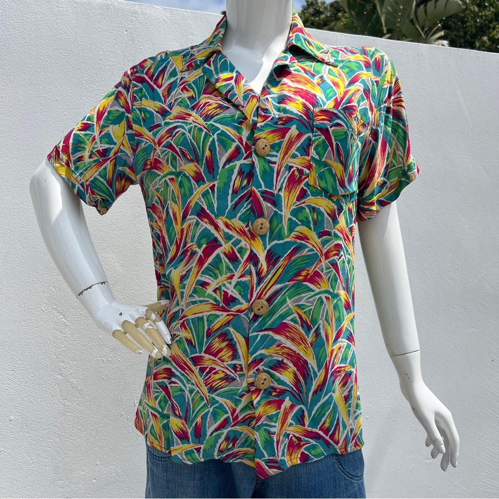 VTG Tropical Leaf Multicolor Print Short Sleeve Button Up - Picture 2 of 11
